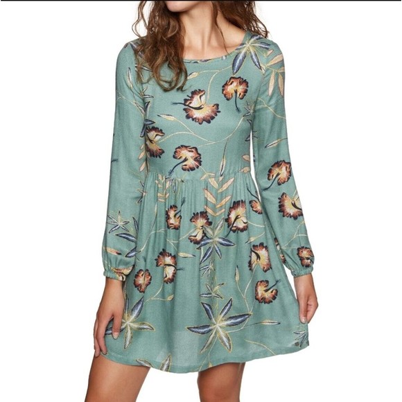ROXY Dresses & Skirts - ROXY Highland Escape Long Sleeve Floral Short Dress Size 6